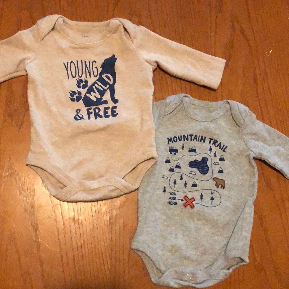 2 newborn baby boy long sleeve onsies